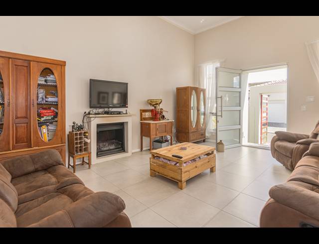 3 BEDROOM FREEHOLD FOR SALE IN PARKLANDS NORTH